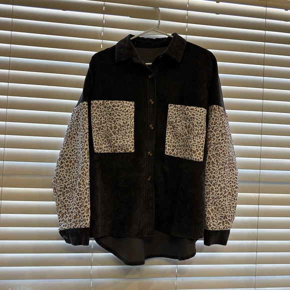 Leopard patched pocket button front corduroy shirt - Picture 3 of 6